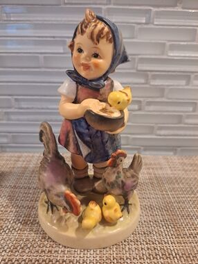Hummel Goebel "Feeding Time" hand-painted figurine, 5.5" 1948